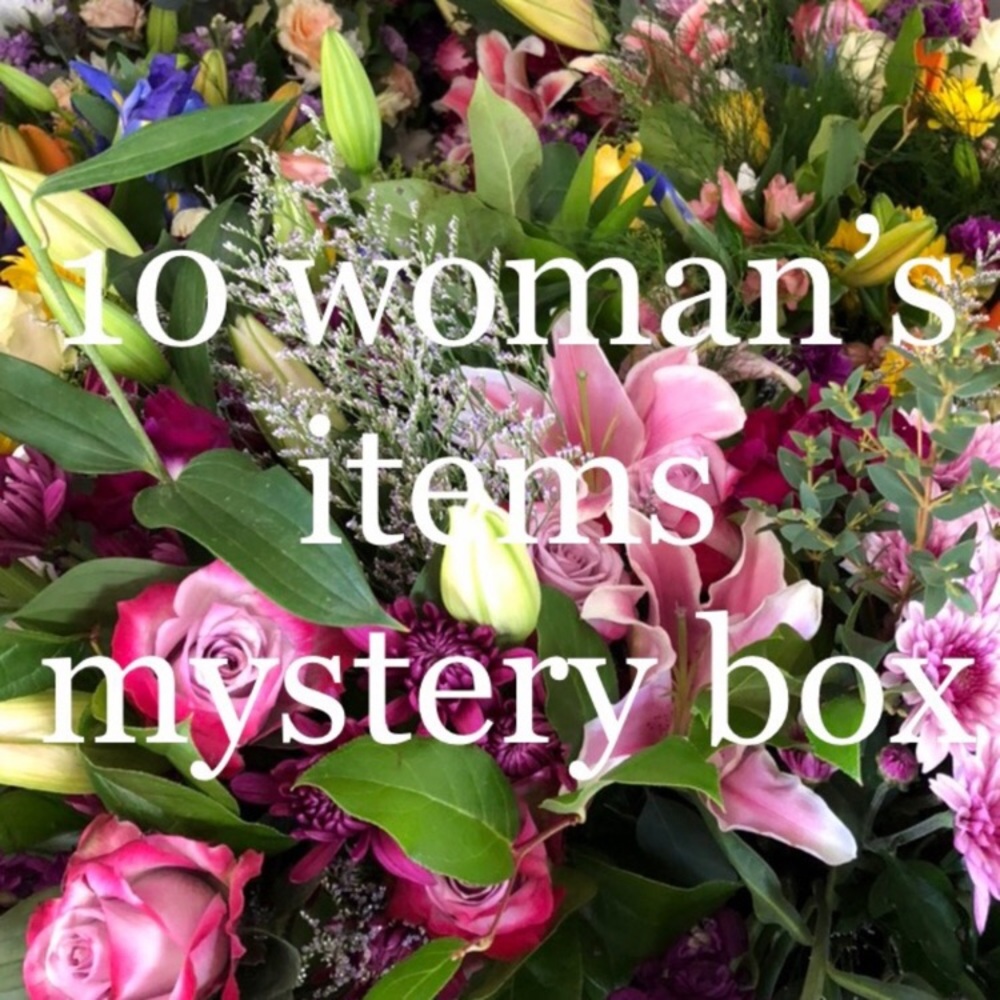 10 woman’s items mystery box